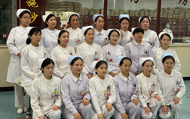 【5.12护士节】押球,押球（中国）举办茶话会白衣天使受表彰(图1)